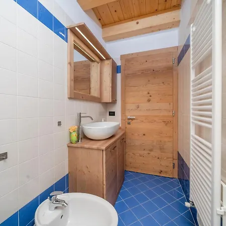 Guesthost - Lovely * Саппада